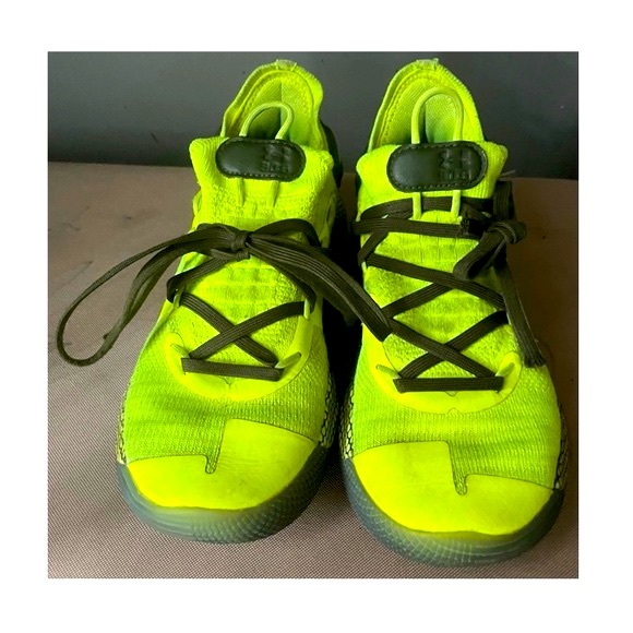 Under Armour Stephen Curry 6 Lime Green 4.5y - Picture 2 of 5